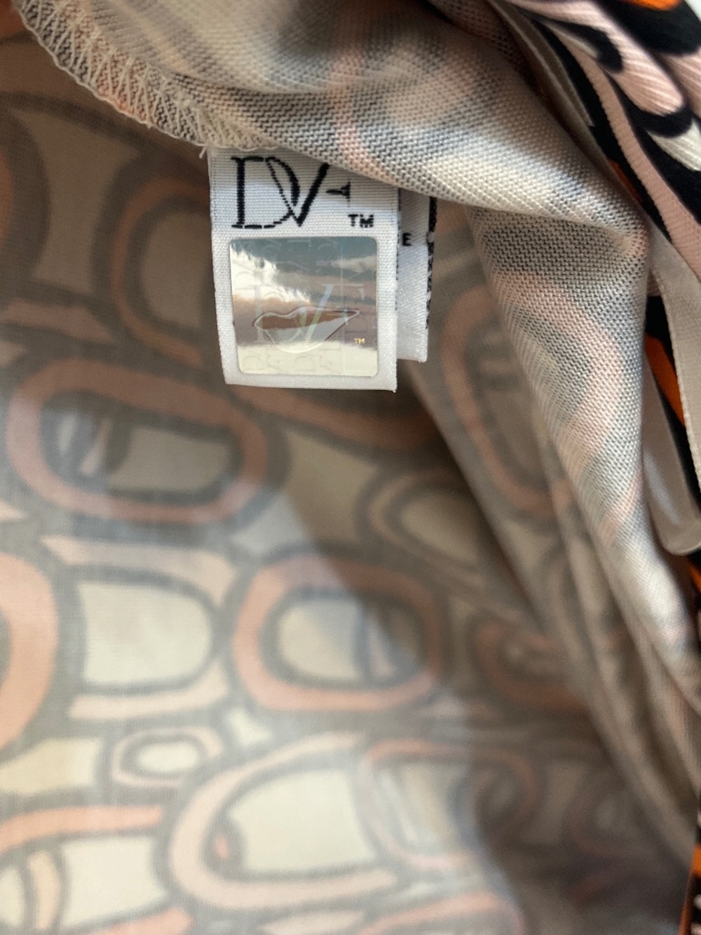 DVF Diane Von Furstenberg 8 New Julian Ruri Print Silk Wrap Dress Cream Orange - Picture 4 of 5
